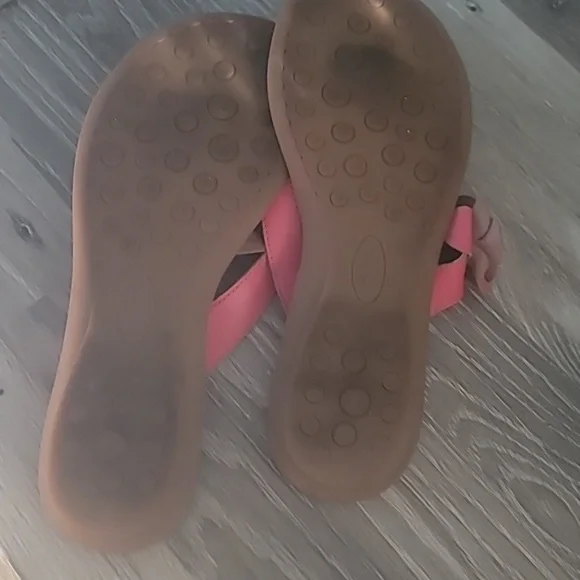 b.o.c. Women's Sandals 8M Red Pink Floral Flip Flop Flower Vegan Leather Shoes - Picture 8 of 9